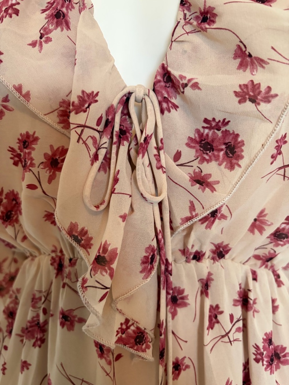 #664 Aakaa Blush Beige Floral Ruffle Tie-Neck Long Sleeve Dress - Picture 3 of 11